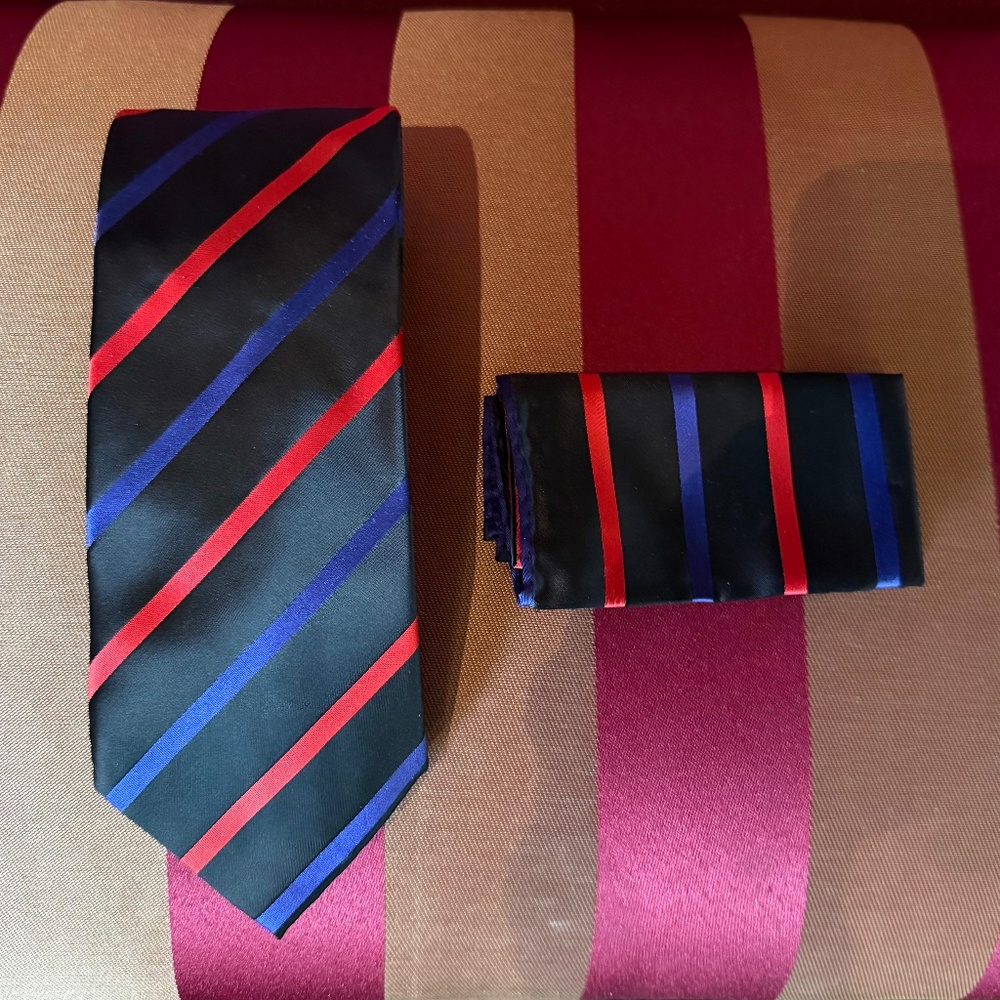 Silk neck tie and silk pocket square
